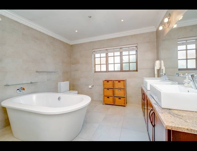 4 BEDROOM HOUSE FOR SALE IN LONEHILL